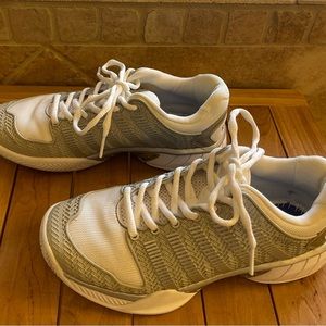 K-Swiss, women’s tennis shoes, size 7.5
